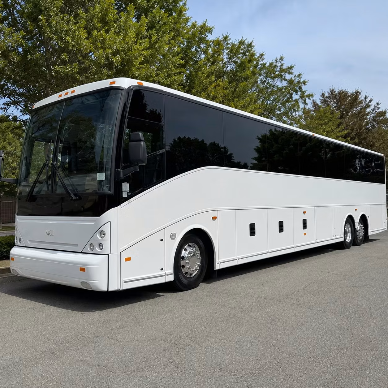 construction crew and worksite shuttle services in thornton